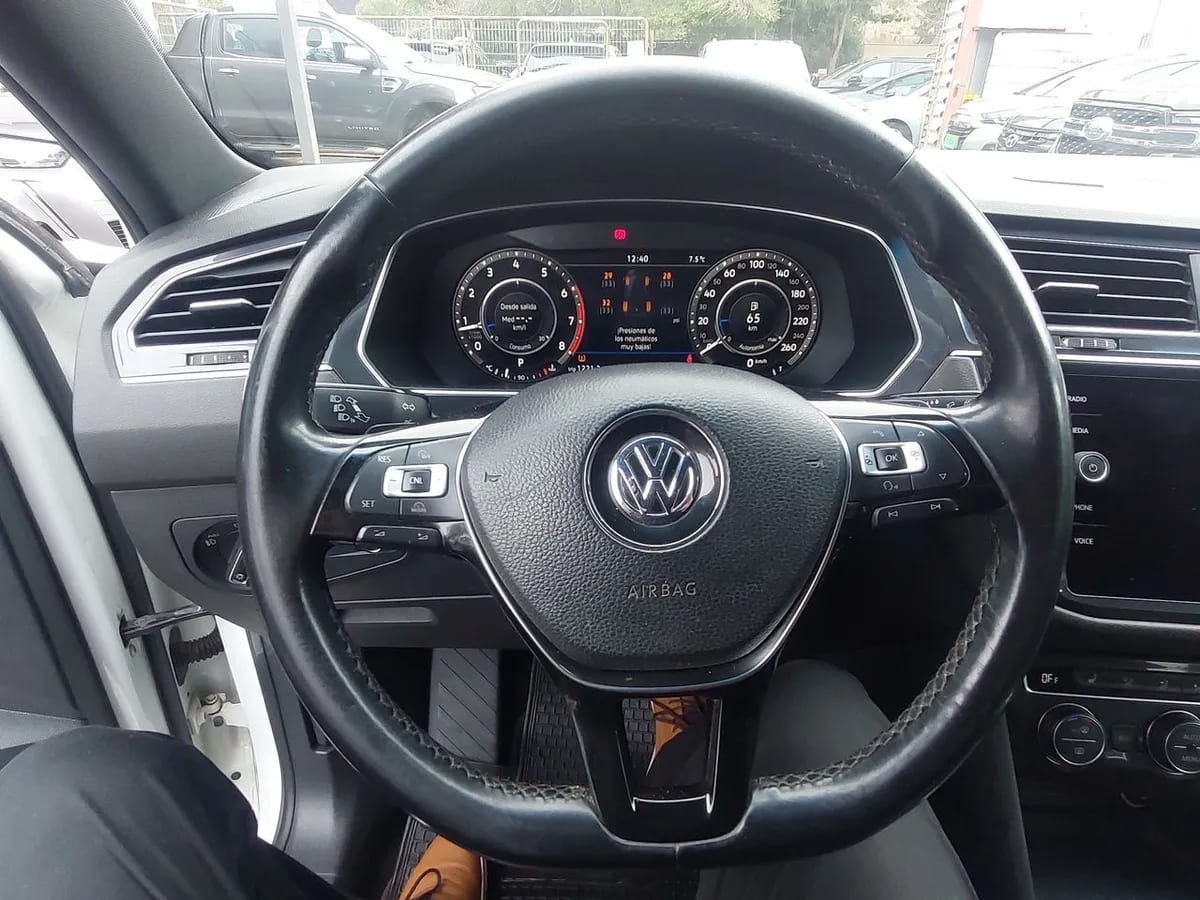 Volkswagen Tiguan 2.0 Tsi Limited 4motion 4x4 At 5p año 2019