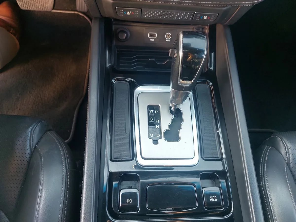 Ssangyong Rexton 2.2 Yrx201 Diesel 4x2 At 5p año 2018