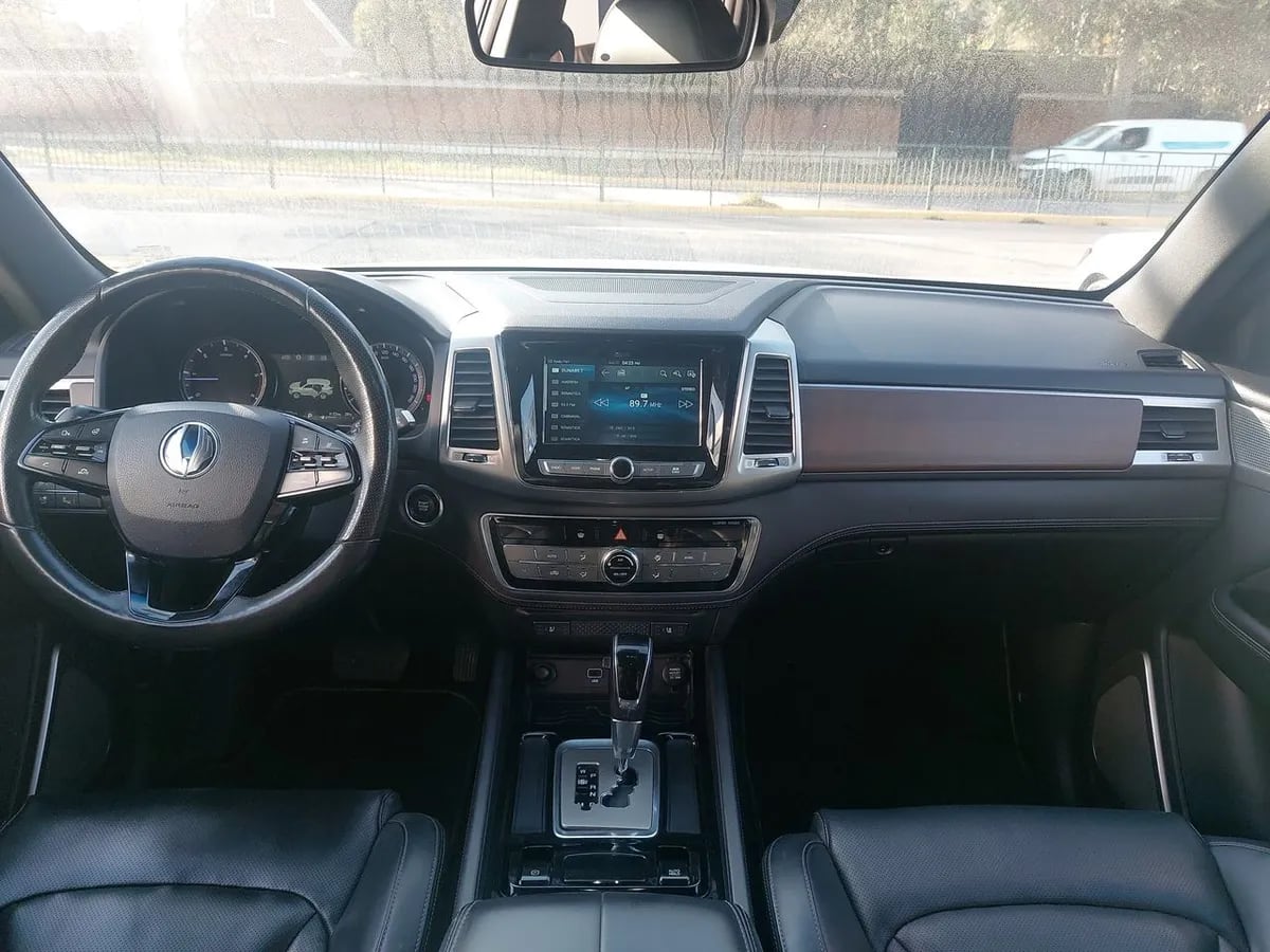 Ssangyong Rexton 2.2 Yrx201 Diesel 4x2 At 5p año 2018