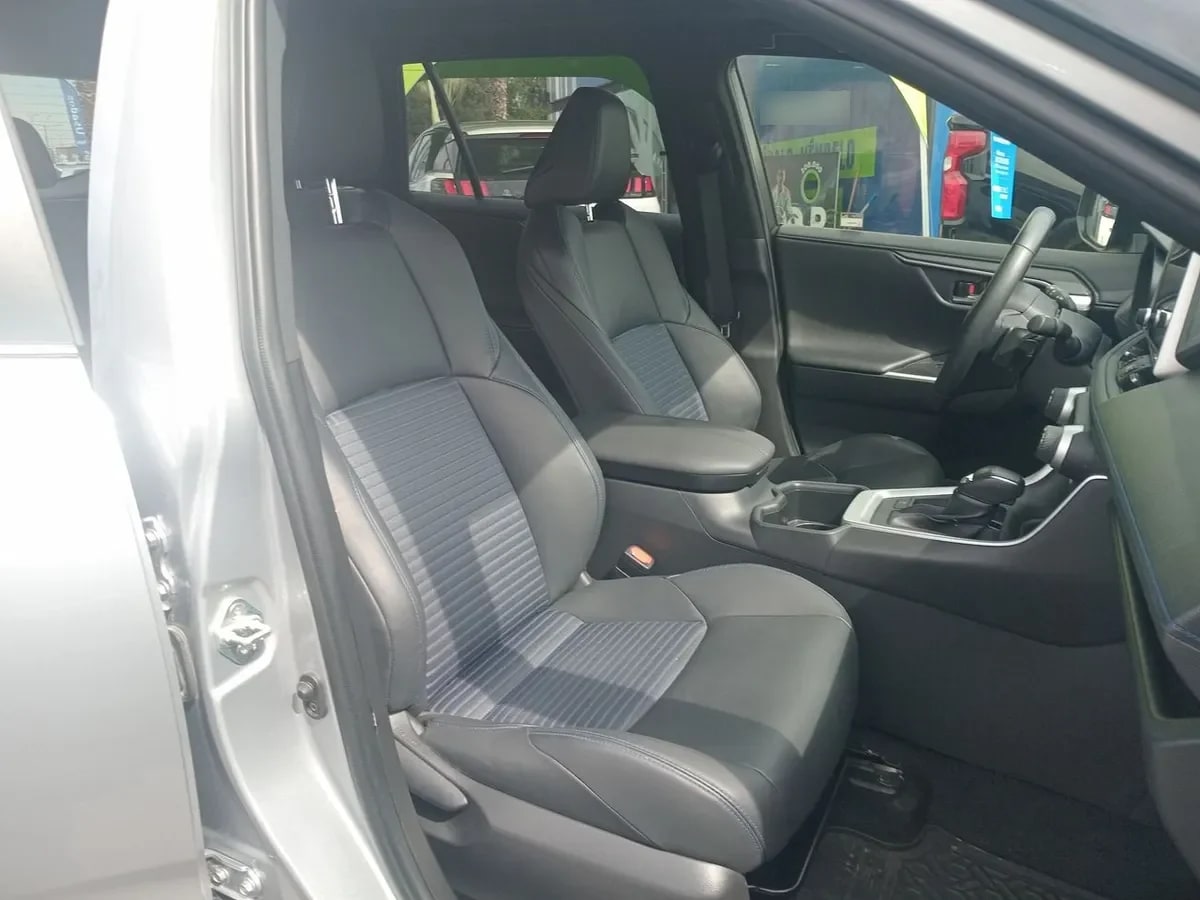 Toyota Rav 4 2.5 Xse Hybrid 4x2 Cvt At 5p año 2024