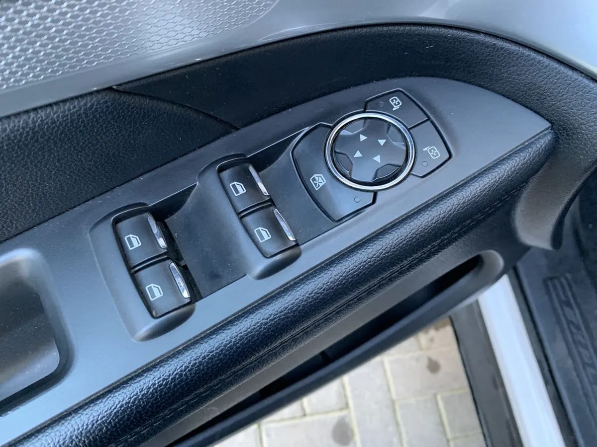 Ford Explorer 3.5 Xlt 4x2 At 5p año 2018