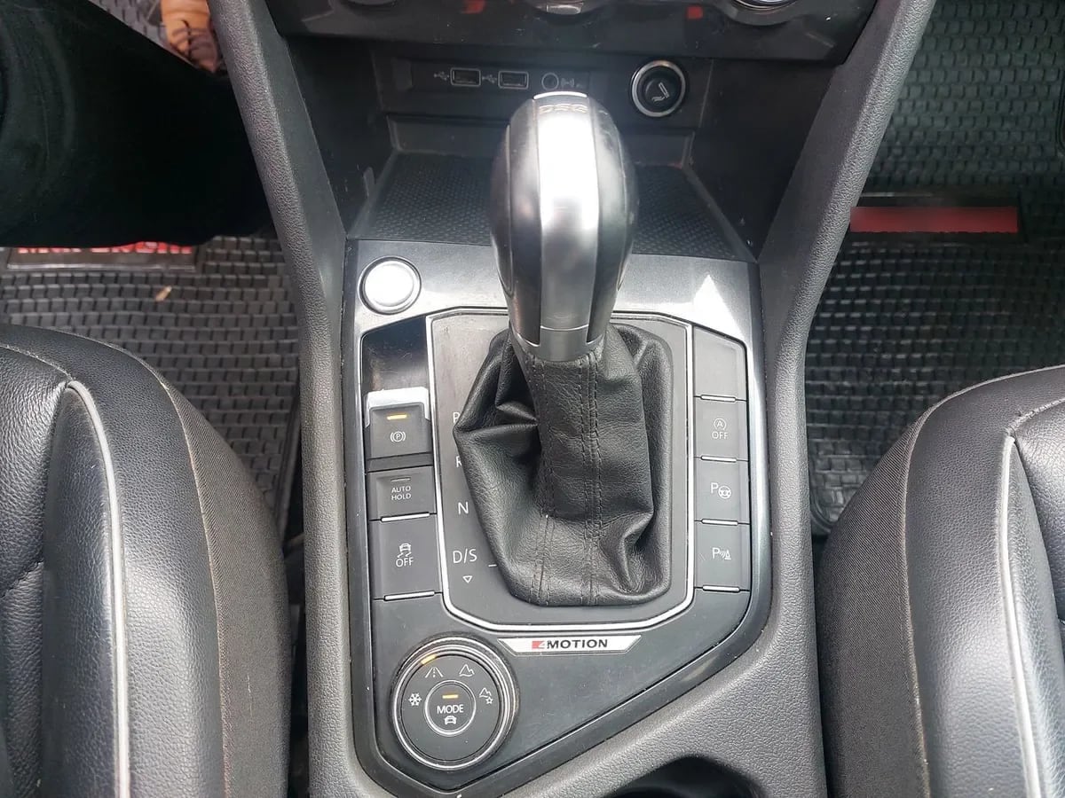 Volkswagen Tiguan 2.0 Tsi Limited 4motion 4x4 At 5p año 2019