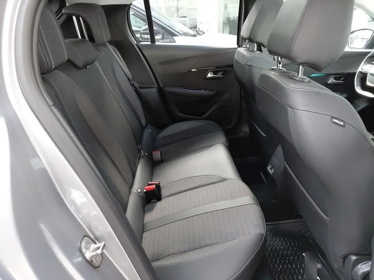 Peugeot 208 1.2 Gt Puretech 4x2 130 Eat8 5p año 2021