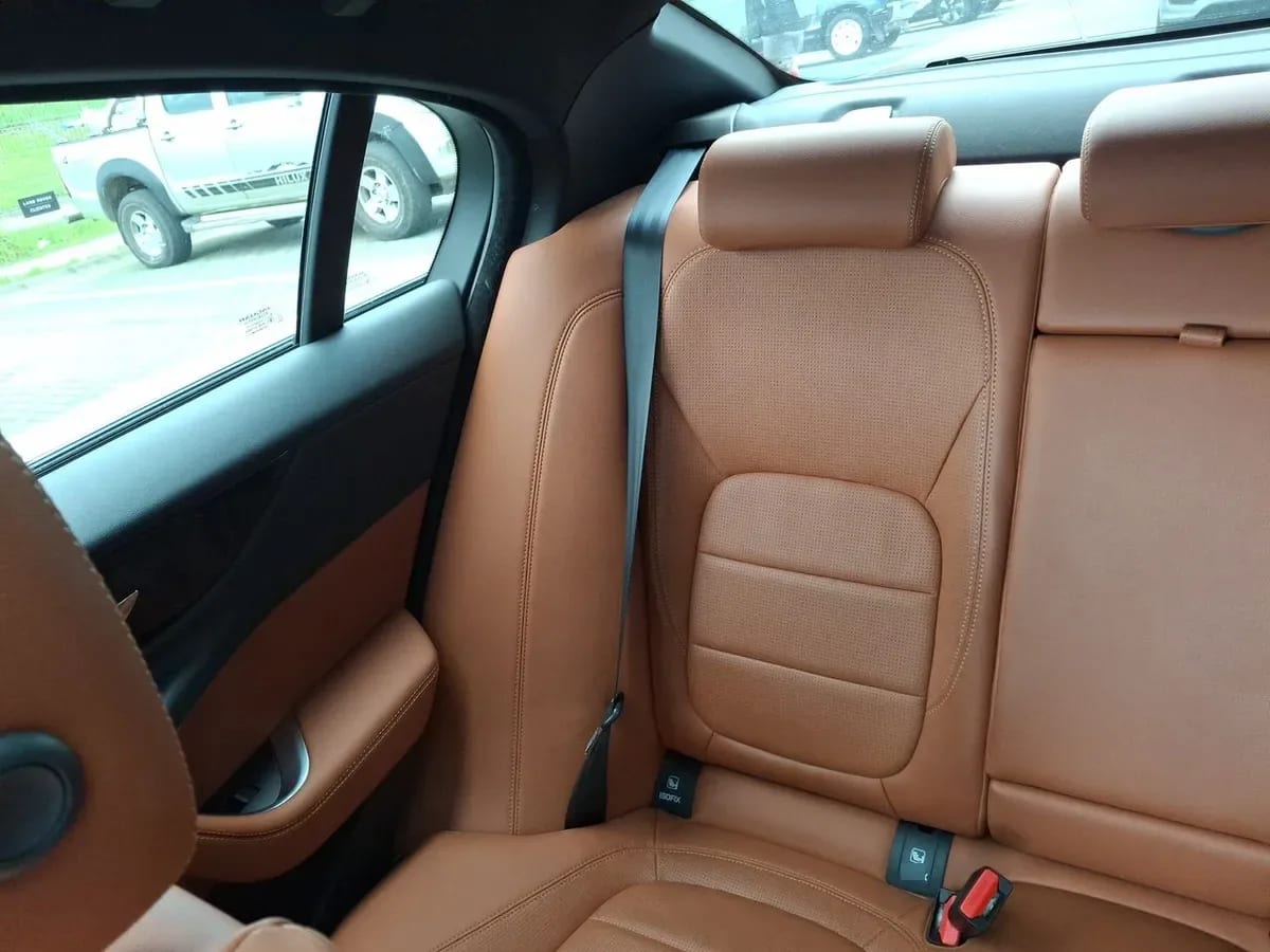 Jaguar Xe 2.0 R Dynamic S Rwd 4x2 250hp At 4p año 2024