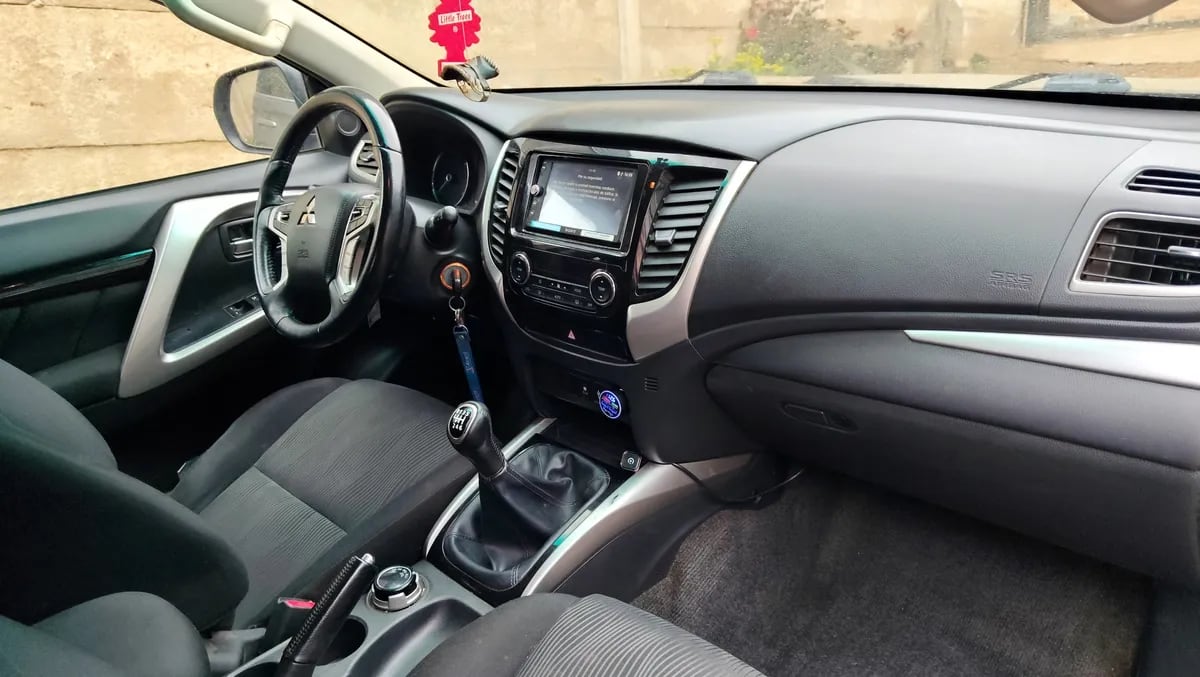 MITSUBISHI MONTERO SPORT 2.4 Limited At 4x4 Diesel año 2019