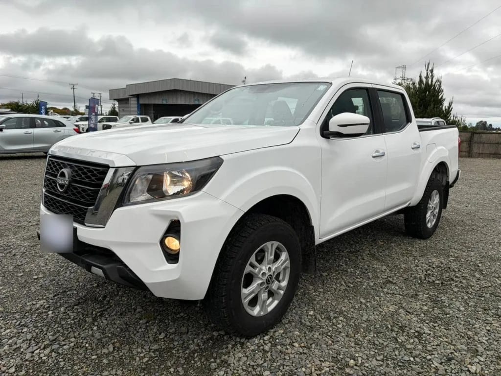 Nissan Navara D Cab Mt 4x4 2.3 año 2023