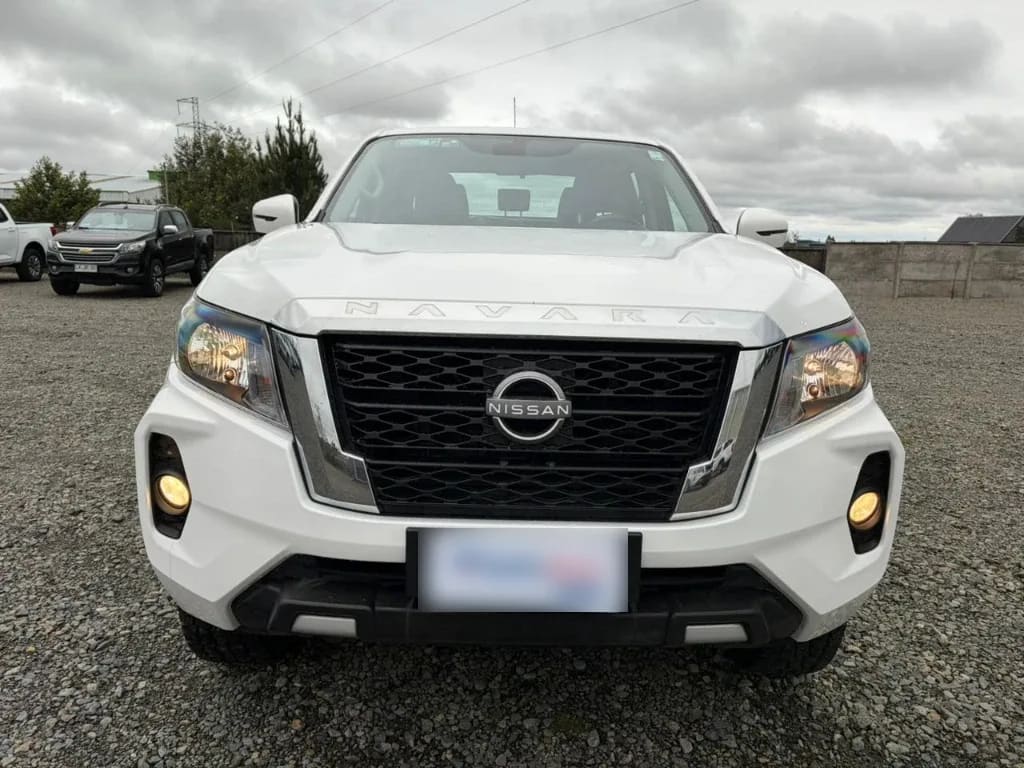 Nissan Navara D Cab Mt 4x4 2.3 año 2023