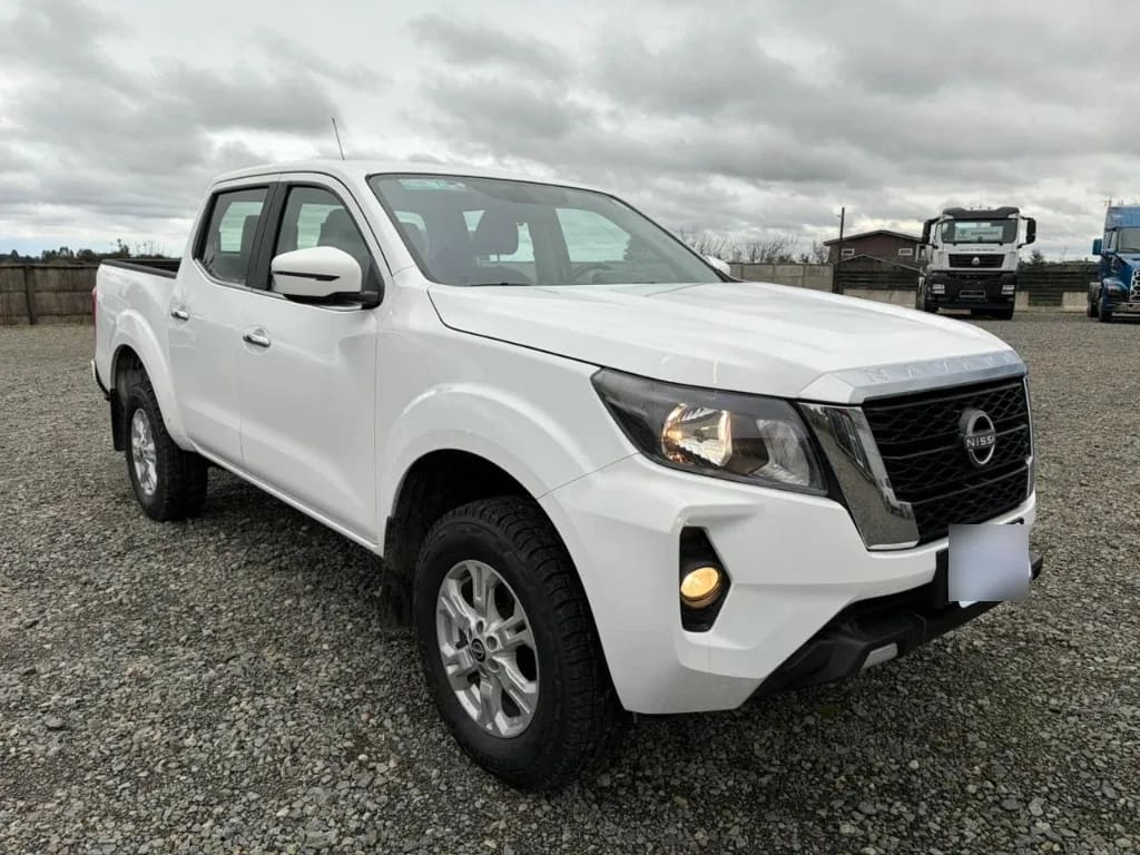Nissan Navara D Cab Mt 4x4 2.3 año 2023