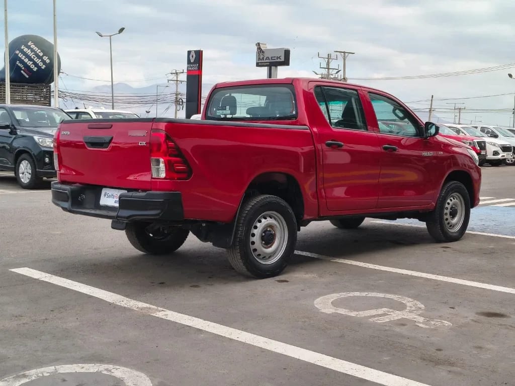 Toyota Hilux Dc 4x4 2.4 D Dx Mt año 2024