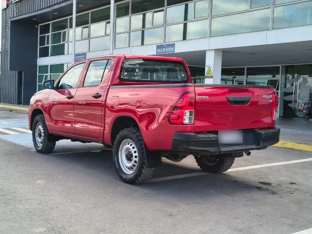 Toyota Hilux Dc 4x4 2.4 D Dx Mt año 2024