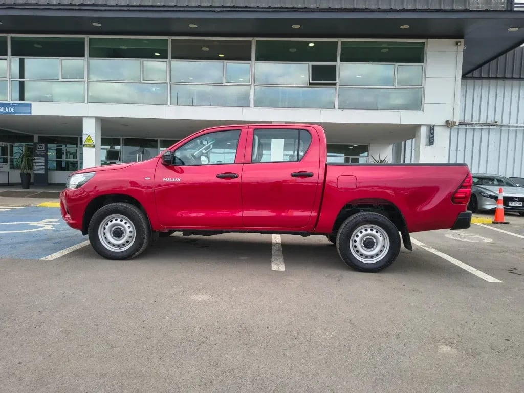 Toyota Hilux Dc 4x4 2.4 D Dx Mt año 2024