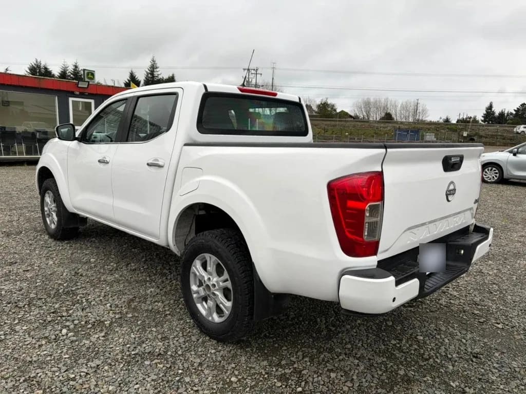 Nissan Navara D Cab Mt 4x4 2.3 año 2023