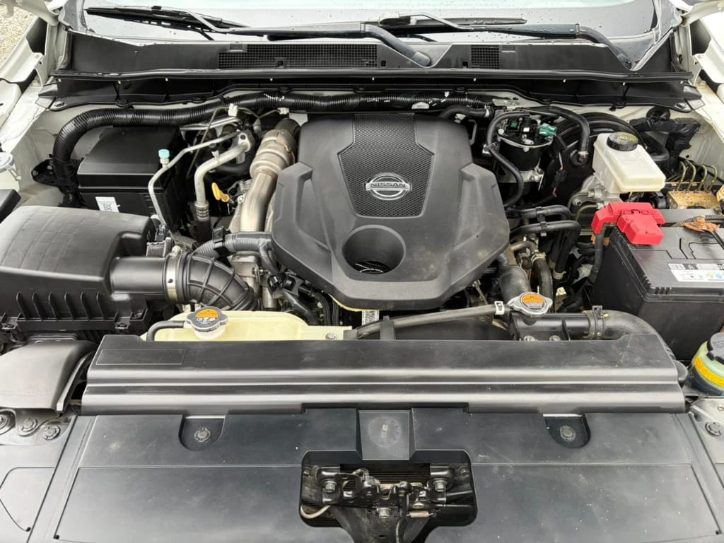 Nissan Navara D Cab Mt 4x4 2.3 año 2023