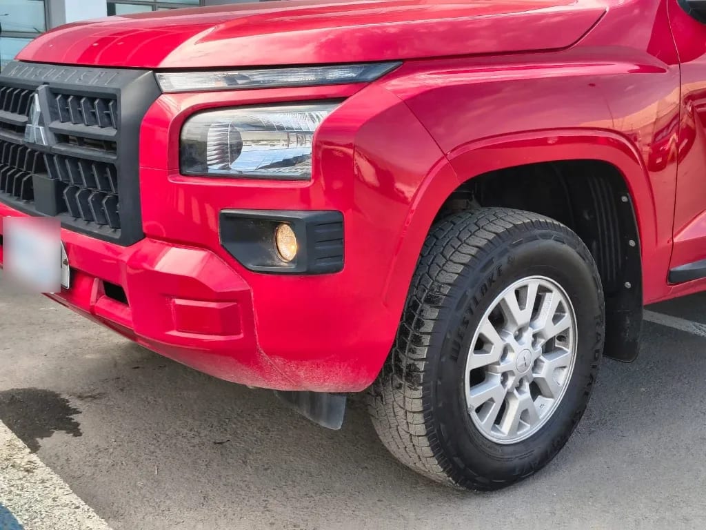 Mitsubishi L200 Katana D/c 2.4 Tdi Mt Xrt 4x4 año 2024