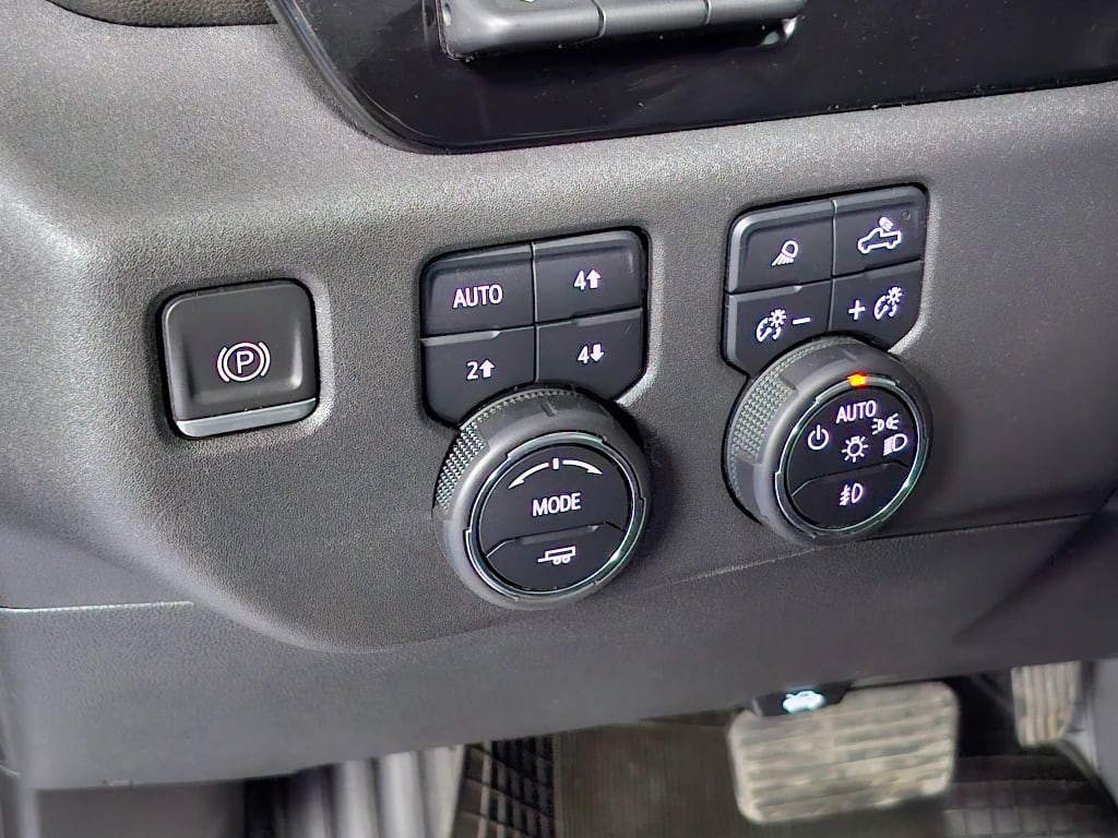 Chevrolet Silverado Silverado Cc Zr2 6.2l At 4wd N2 Onstar año 2023