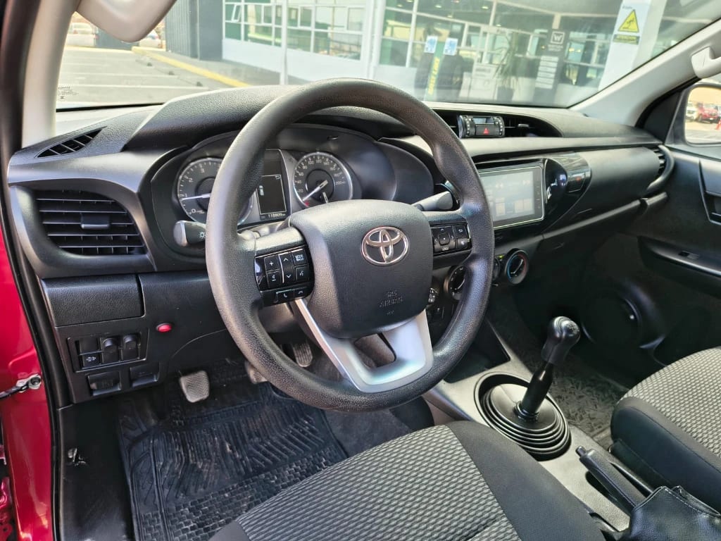 Toyota Hilux Dc 4x4 2.4 D Dx Mt año 2024