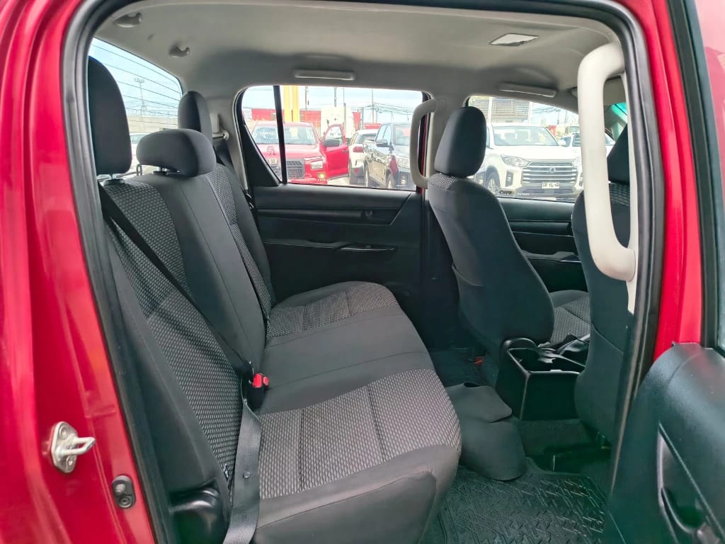 Toyota Hilux Dc 4x4 2.4 D Dx Mt año 2024