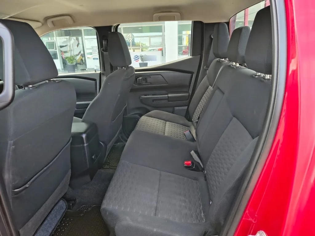 Mitsubishi L200 Katana D/c 2.4 Tdi Mt Xrt 4x4 año 2024