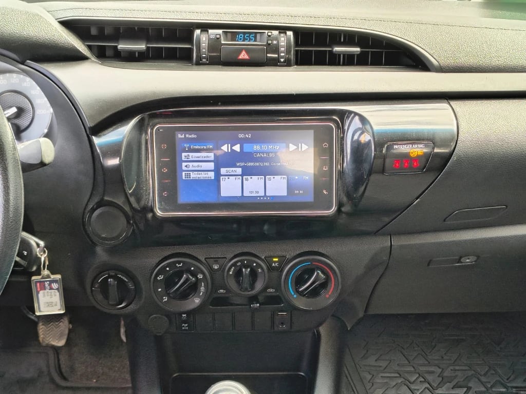 Toyota Hilux Hilux Dx Tss 4x4 Mt año 2024
