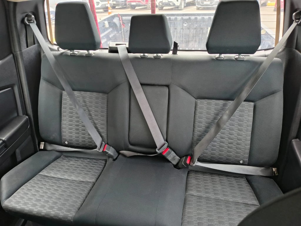 Mitsubishi L200 Katana D/c 2.4 Tdi Mt Xrt 4x4 año 2024