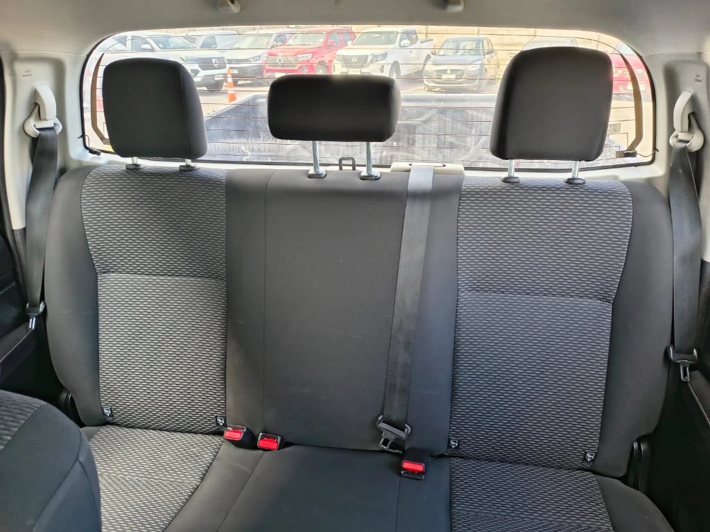 Toyota Hilux Dc 4x4 2.4 D Dx Mt año 2024