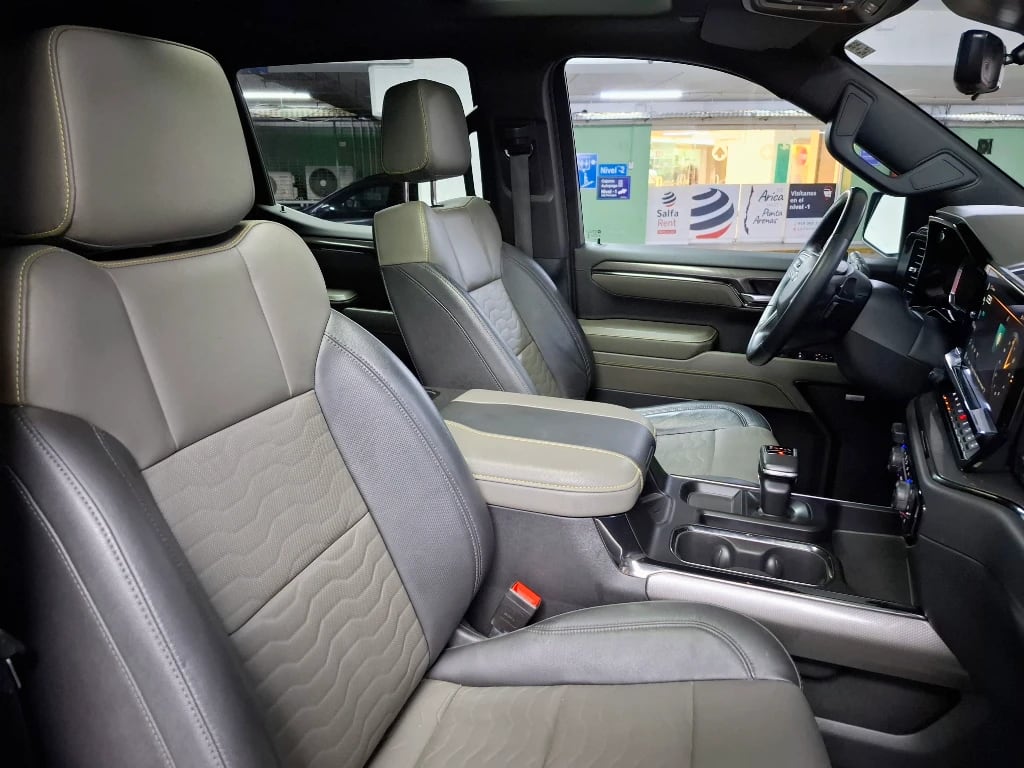 Chevrolet Silverado Silverado Cc Zr2 6.2l At 4wd N2 Onstar año 2023