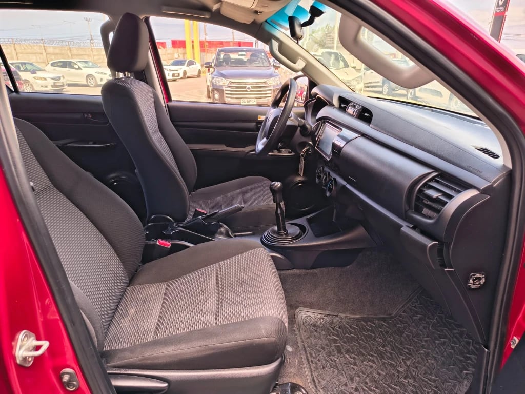 Toyota Hilux Dc 4x4 2.4 D Dx Mt año 2024