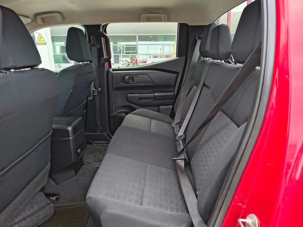 Mitsubishi L200 Katana D/c 2.4 Tdi Mt Xrt 4x4 año 2024