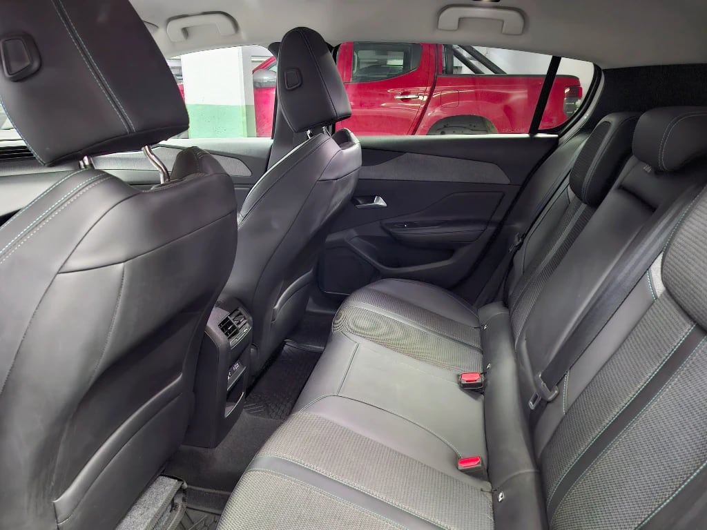 Peugeot 308 308 Allure Bluehdi 130 Eat8 año 2023