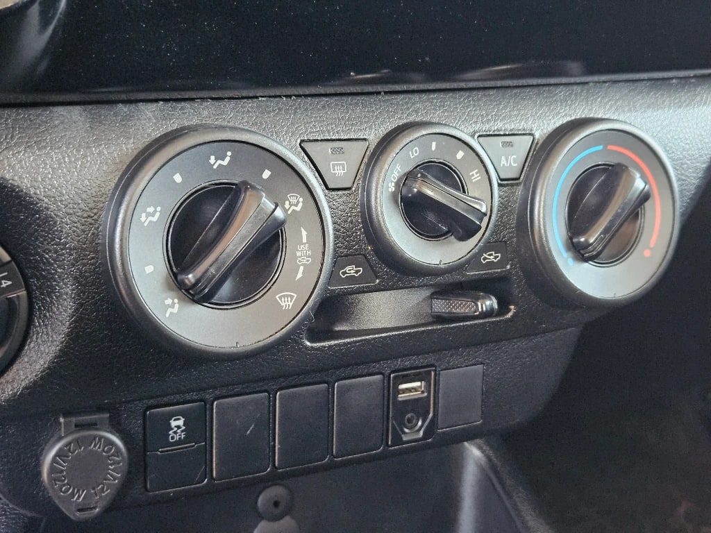 Toyota Hilux Hilux Dc 4x4 2.4 D Dx Mt año 2024