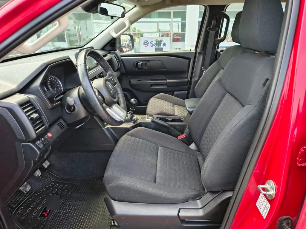 Mitsubishi L200 Katana D/c 2.4 Tdi Mt Xrt 4x4 año 2024