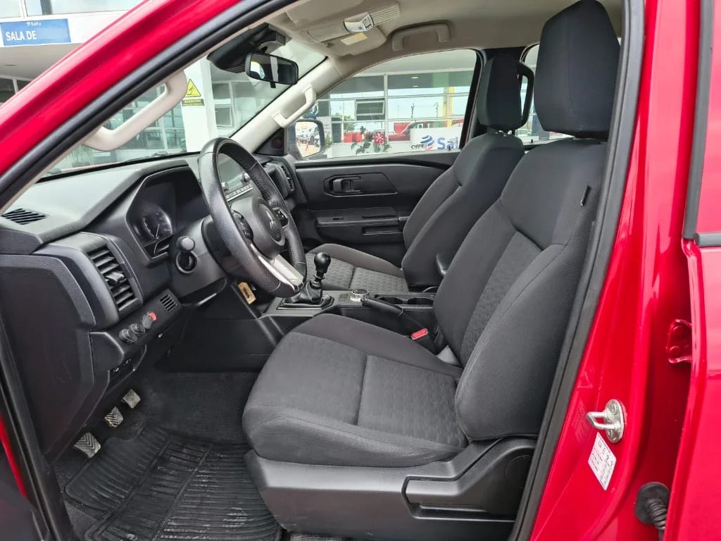Mitsubishi L200 Katana D/c 2.4 Tdi Mt Xrt 4x4 año 2024