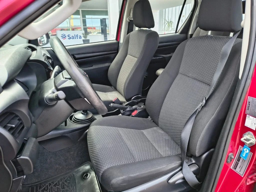Toyota Hilux Hilux Dx Tss 4x4 Mt año 2024