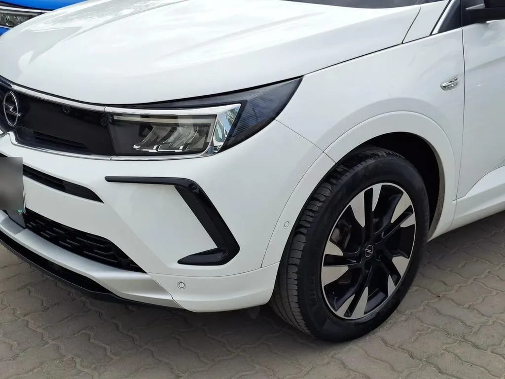 Opel Grandland 1.2t Ultimate 4x2 At 5p año 2023