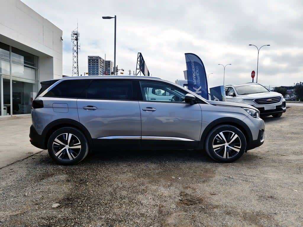 Peugeot 5008 Allure Pack año 2021