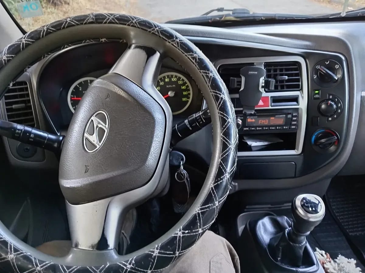 HYUNDAI PORTER 2.5 Crdi Hr Std A2 Ps Av E5 Mt Diesel año 2014