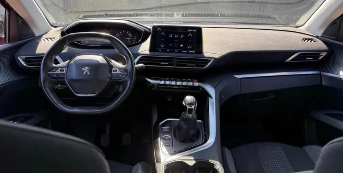 Peugeot 3008 1.2 Active Pack Puretech 130 Mt año 2022