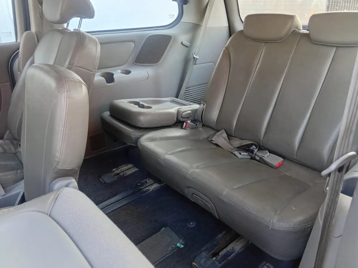 KIA MOTORS GRAND CARNIVAL Otra año 2012