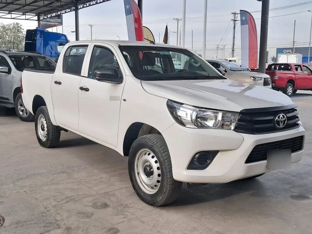 Toyota Hilux 2.4 Dx 4x2 Mt año 2021