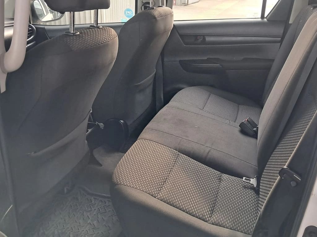 Toyota Hilux 2.4 Dx 4x2 Mt año 2021