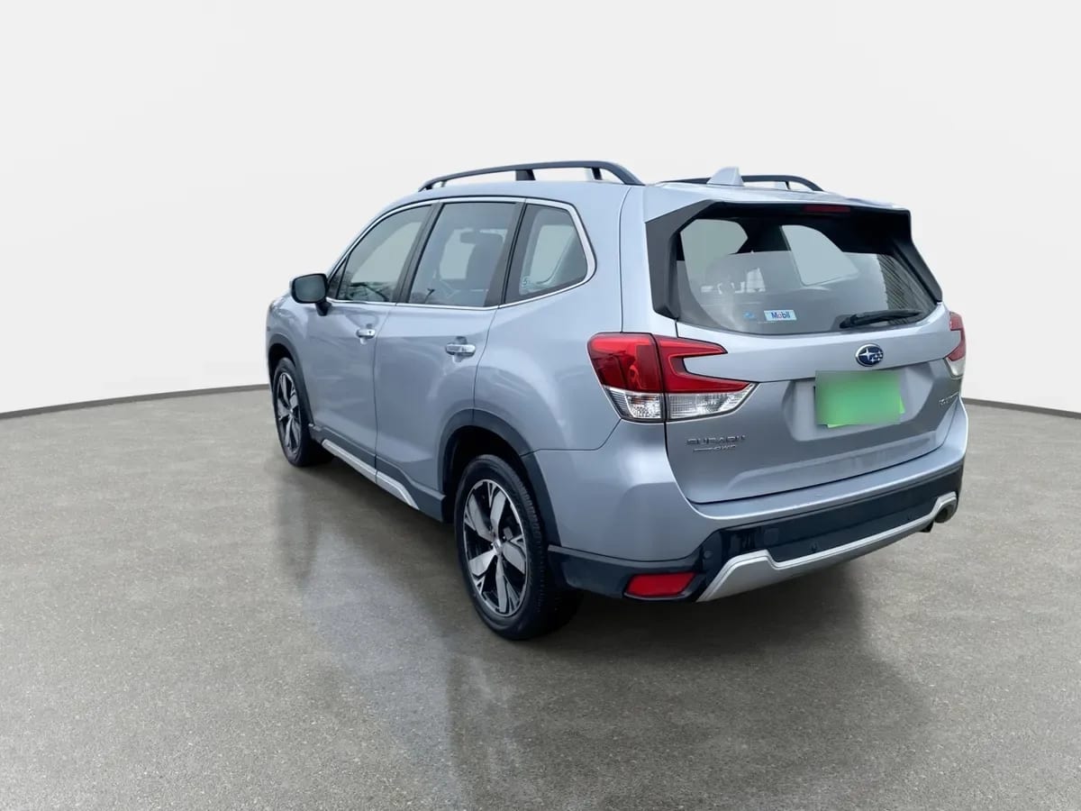 Subaru Forester 2.5i Limited Eyesight Awd At 5p año 2021