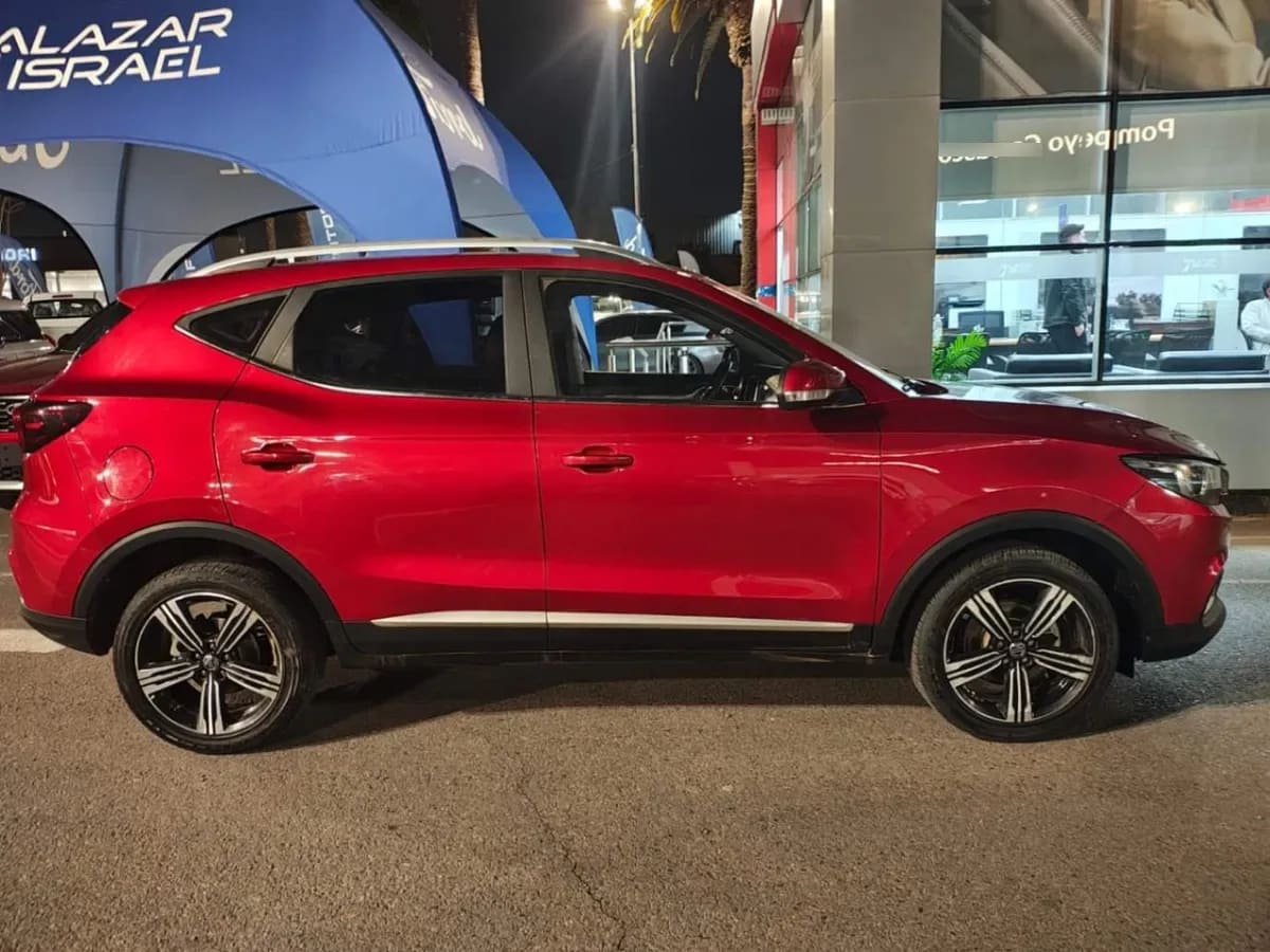 MG Mg Zs 1.5 Comfort 4x2 Mt 5p año 2023