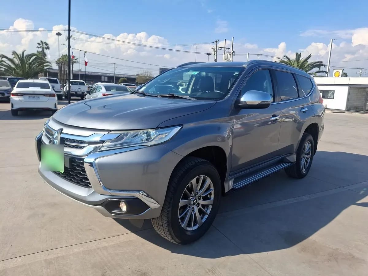 Mitsubishi Montero Sport 2.4 Diesel 4x2 Mt 5p año 2020
