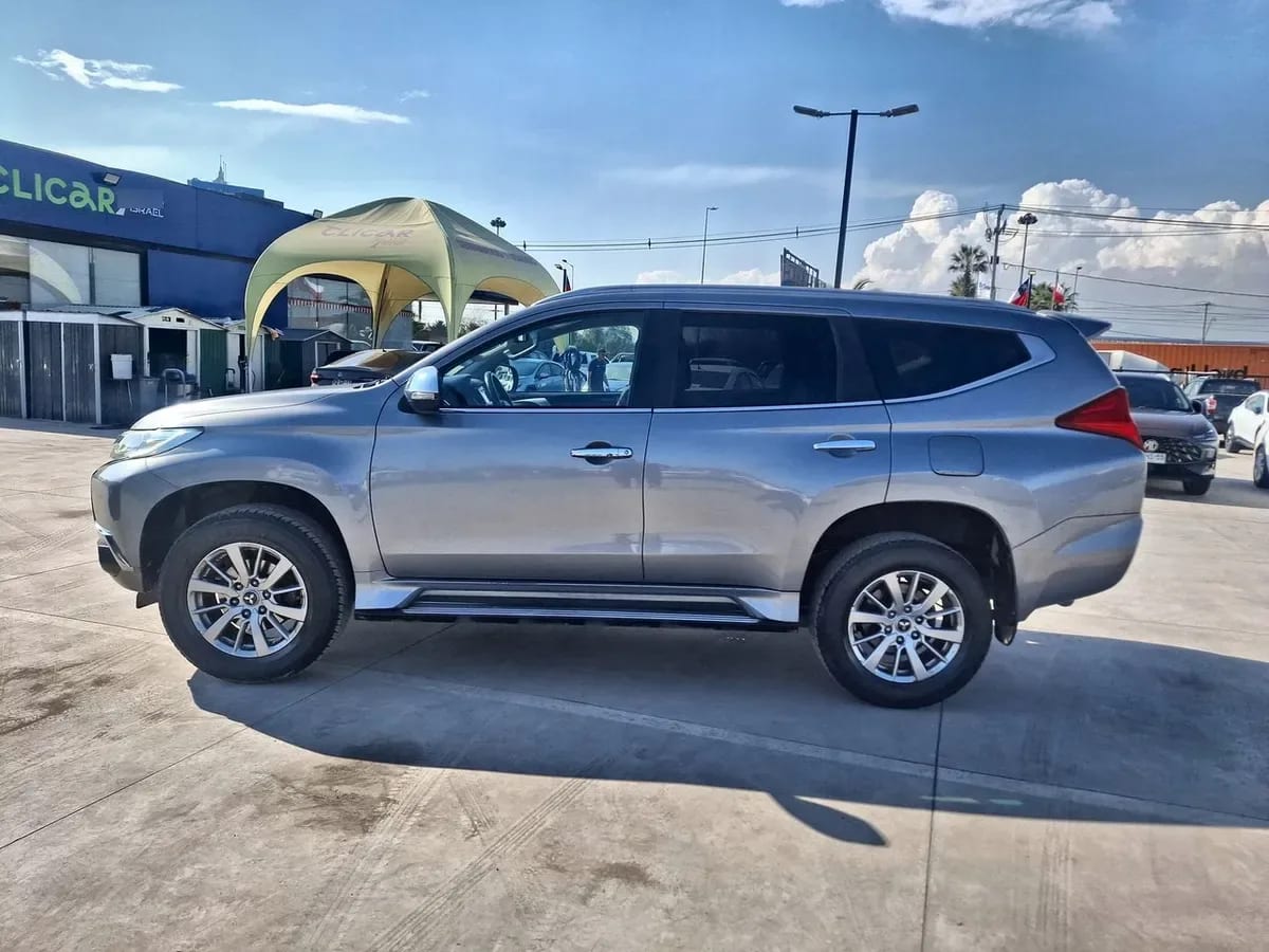 Mitsubishi Montero Sport 2.4 Diesel 4x2 Mt 5p año 2020