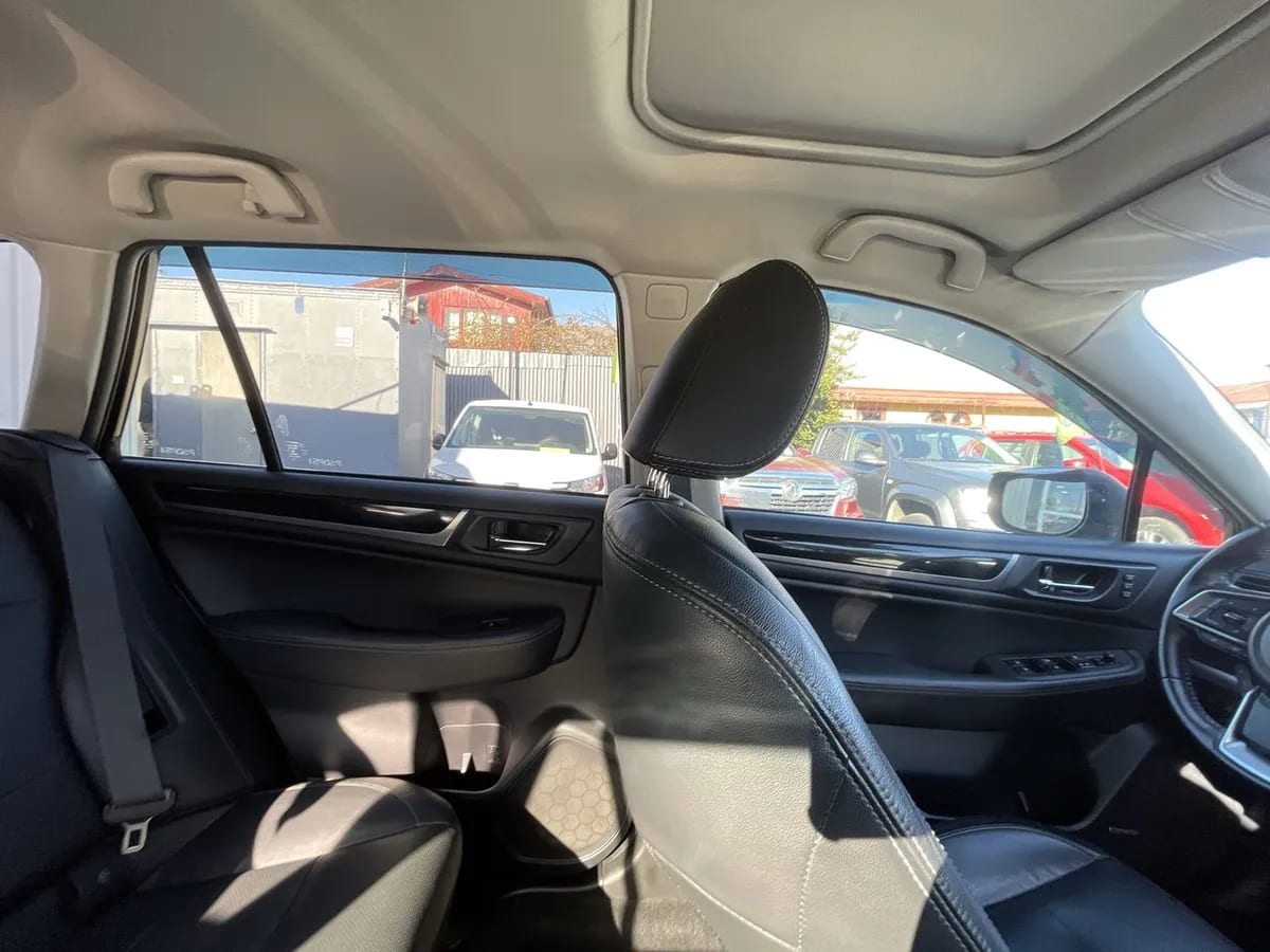 Subaru Outback 2.5i Limited Eyesight Awd Cvt At 5p año 2021