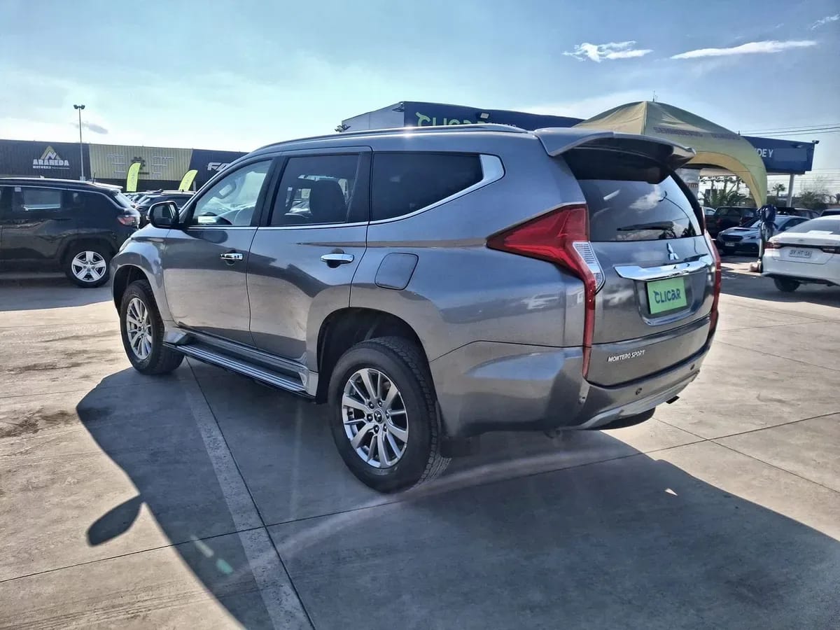 Mitsubishi Montero Sport 2.4 Diesel 4x2 Mt 5p año 2020