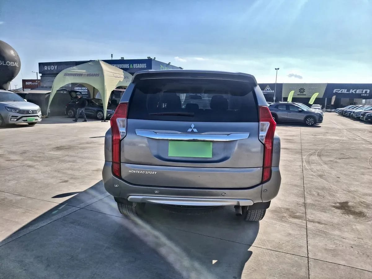 Mitsubishi Montero Sport 2.4 Diesel 4x2 Mt 5p año 2020
