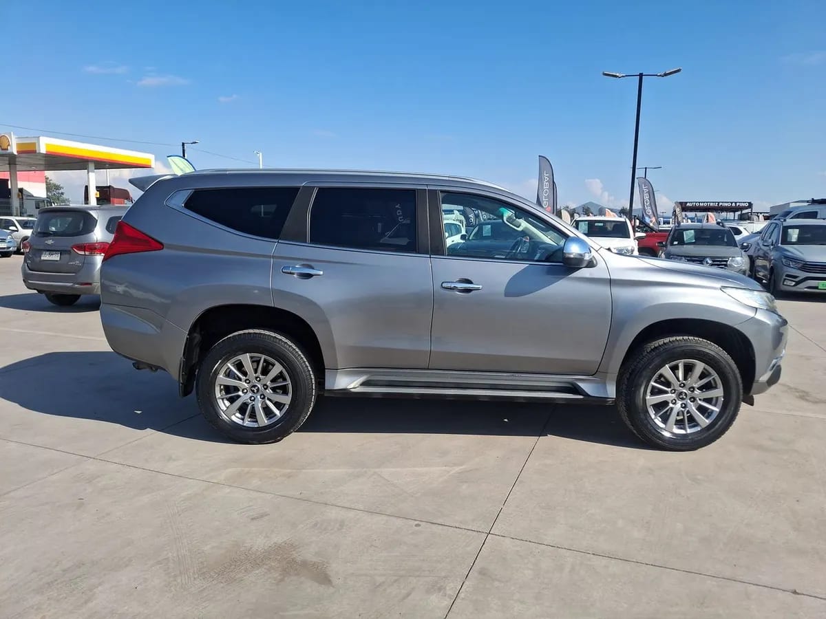 Mitsubishi Montero Sport 2.4 Diesel 4x2 Mt 5p año 2020