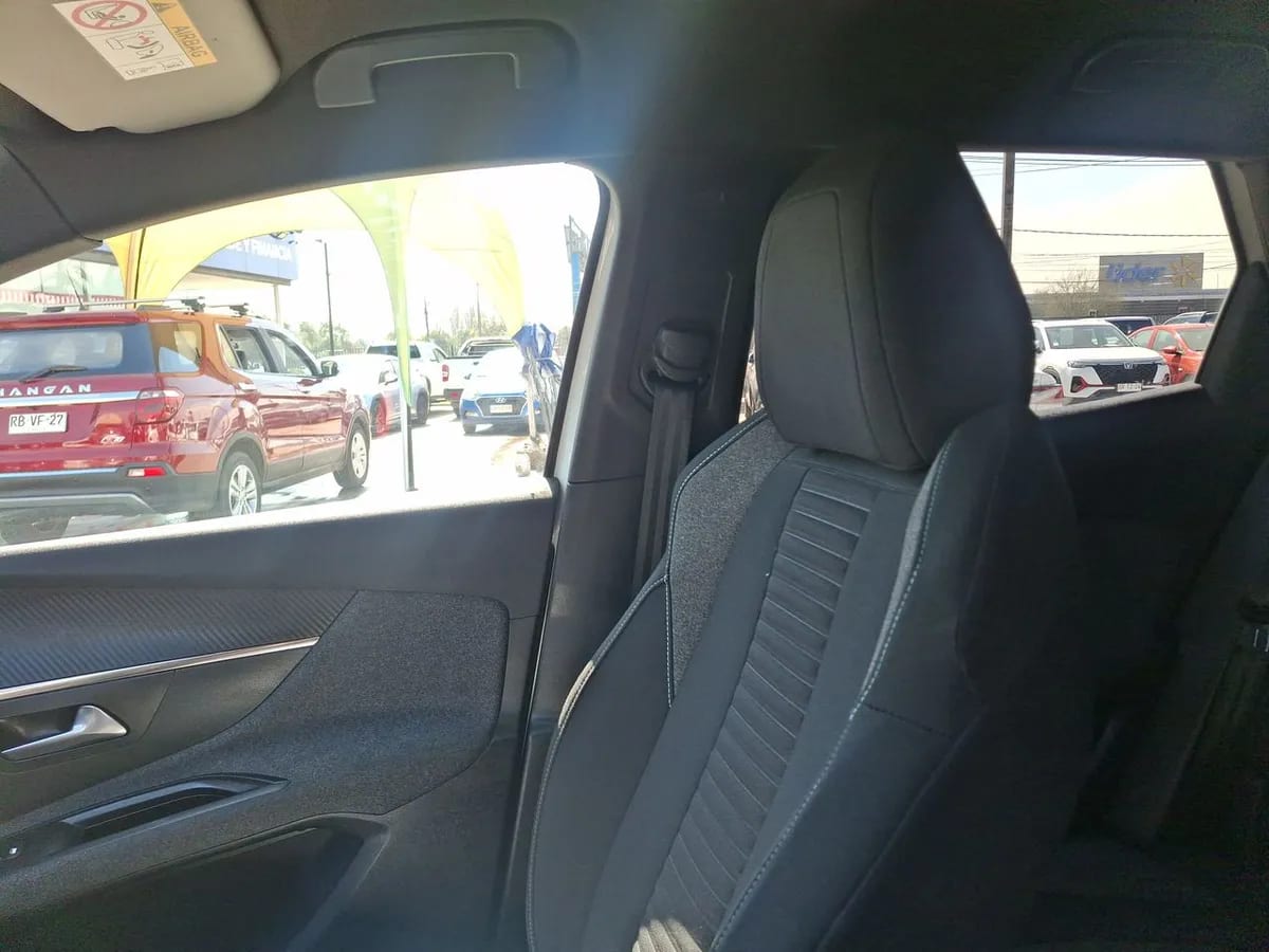 Peugeot 3008 1.2 Active Pack Puretech 130 4x2 Mt6 5p año 2024