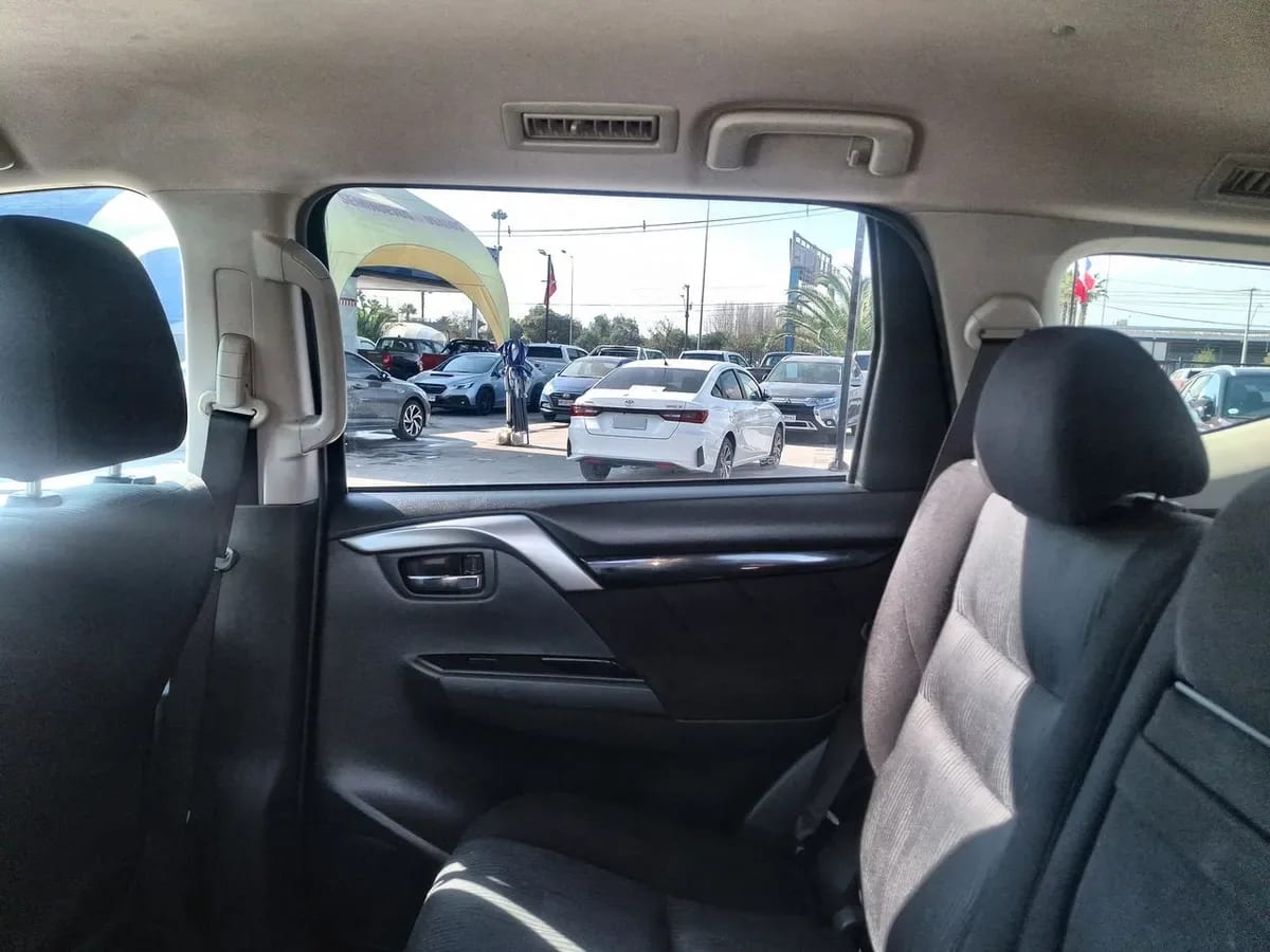 Mitsubishi Montero Sport 2.4 Diesel 4x2 Mt 5p año 2020